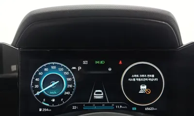 Hyundai Avante 2022, 65623 км, за 12371.34 USD - фото 8