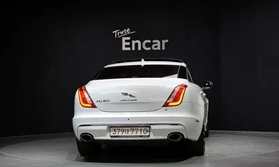 Jaguar XJ 2019, 117495 км, за 18493.56 USD