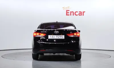 Hyundai Avante 2013, 75535 км, за 3007.67 USD