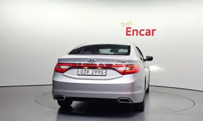 Hyundai Grandeur 2015, 148265 км, за 4729.37 USD