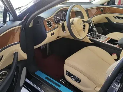 Bentley Flying Spur 2021, 28000 км, за 276627.95 USD