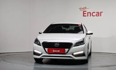 Hyundai Sonata 2015, 175684 км, за 4553.74 USD