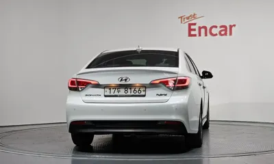 Hyundai Sonata 2015, 175684 км, за 4553.74 USD