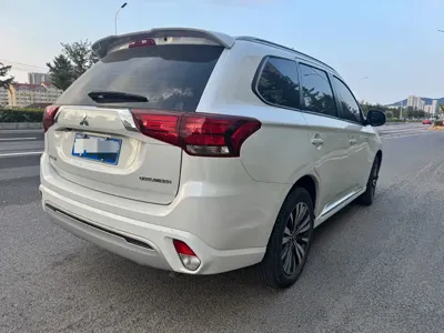 Mitsubishi Outlander 2022, 22000 км, за 17972.7 USD