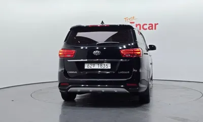 Kia Canival 2019, 191210 км, за 7811.08 USD