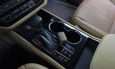 Kia Canival 2019, 191210 км, за 7811.08 USD - фото 9
