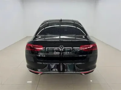 Volkswagen Magotan 2022, 30000 км, за 18951.96 USD
