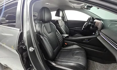 Hyundai Avante 2023, 51123 км, за 12312.71 USD - фото 26