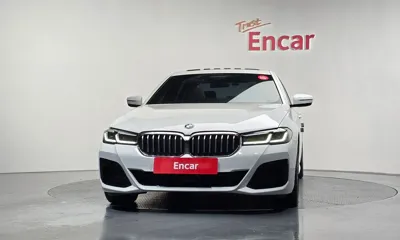 BMW 5-Series 2022, 33867 км, за 31059.58 USD