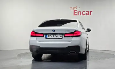 BMW 5-Series 2022, 33867 км, за 31059.58 USD