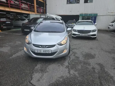 Hyundai Avante · 2012 год