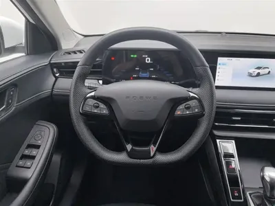 Roewe i5 2023, 10500 км, за 5430.18 USD - фото 11