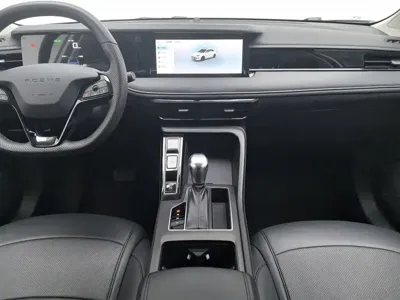 Roewe i5 2023, 10500 км, за 5430.18 USD - фото 12