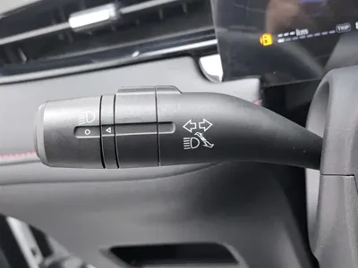 Roewe i5 2023, 10500 км, за 5430.18 USD - фото 21