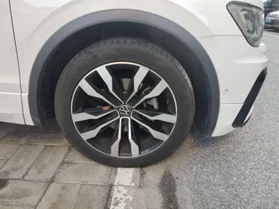 Volkswagen Tiguan L 2021, 125000 км, за 13198.68 USD - фото 8