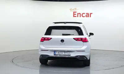 Volkswagen Golf 2022, 89331 км, за 15570.04 USD