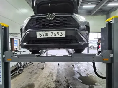 Toyota RAV4 · 2019 год
