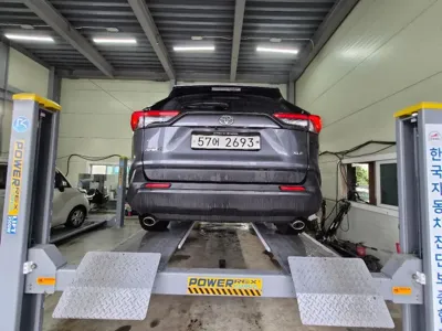 Toyota RAV4 2019, 54367 км, за 17907.14 USD