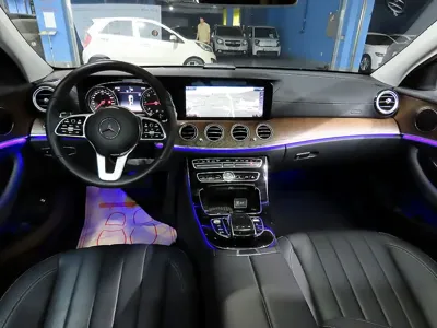 Mercedes-Benz E-Class 2020, 78947 км, за 21368.09 USD