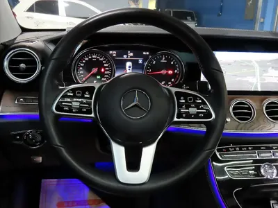 Mercedes-Benz E-Class 2020, 78947 км, за 21368.09 USD - фото 8