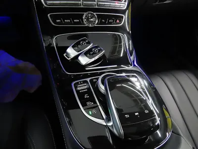 Mercedes-Benz E-Class 2020, 78947 км, за 21368.09 USD - фото 11