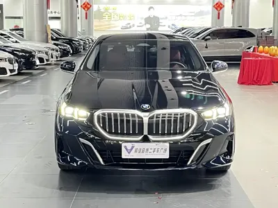 BMW 5 Series 2024, 15000 км, за 38119.55 USD
