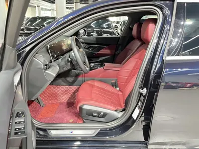 BMW 5 Series 2024, 15000 км, за 38119.55 USD