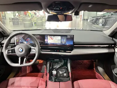 BMW 5 Series 2024, 15000 км, за 38119.55 USD