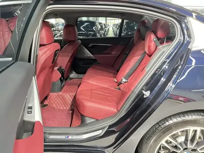 BMW 5 Series 2024, 15000 км, за 38119.55 USD - фото 6