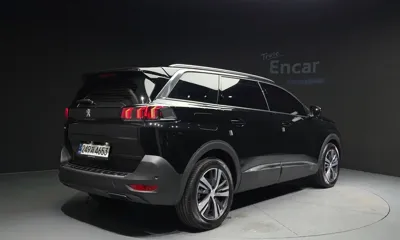 Peugeot 5008 2024, 12450 км, за 18167.6 USD