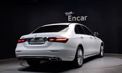 Mercedes-Benz E-Class 2022, 40381 км, за 27483.42 USD