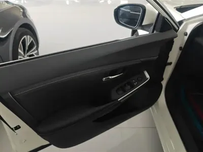 Nissan Sylphy 2021, 75900 км, за 8263.31 USD - фото 7