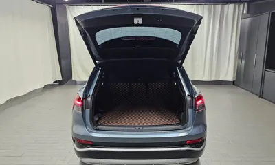 Audi Q4 e-tron 2022, 54516 км, за 24127.46 USD - фото 17