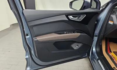 Audi Q4 e-tron 2022, 54516 км, за 24127.46 USD - фото 24