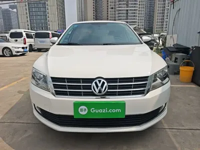 Volkswagen Lavida 2014, 87400 км, за 3560.85 USD