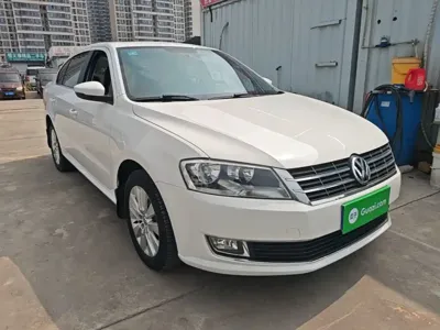 Volkswagen Lavida 2014, 87400 км, за 3560.85 USD