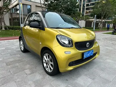 Smart Smart Fortwo 2017, 50000 км, за 5854.39 USD
