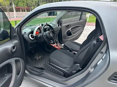 Smart Smart Fortwo 2017, 50000 км, за 5826.1 USD - фото 9