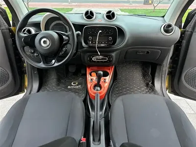 Smart Smart Fortwo 2017, 50000 км, за 5826.1 USD - фото 11
