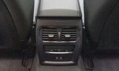 BMW i4 2025, 4050 км, за 37051.49 USD - фото 18