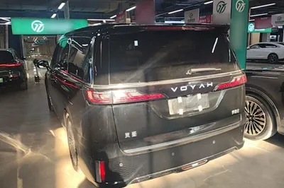 Voyah Dream 2025, 45000 км, за 38641 USD
