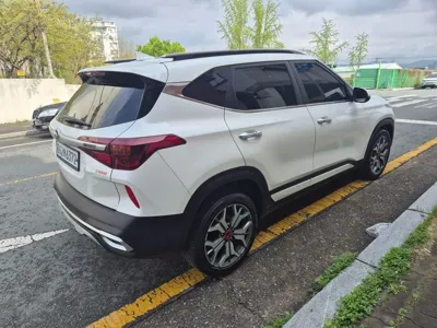 Kia Seltos 2020, 168631 км, за 9321.26 USD