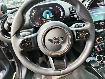 MINI Mini Clubman 2023, 21000 км, за 24767.44 USD - фото 6