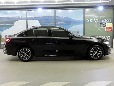 BMW 3-Series 2023, 22607 км, за 24052.52 USD