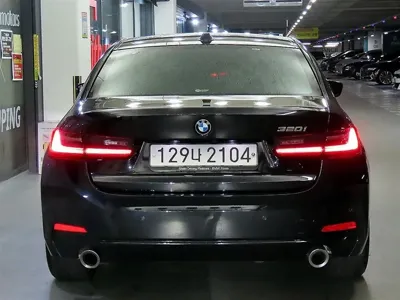 BMW 3-Series 2023, 22607 км, за 24052.52 USD