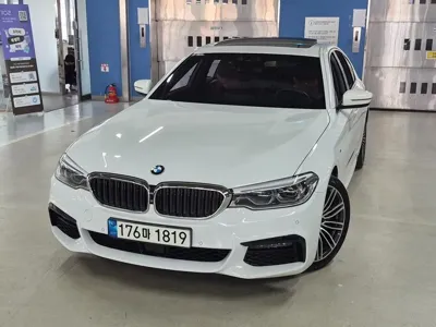 BMW 5-Series 2019, 72750 км, за 32821.32 USD