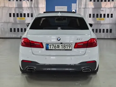 BMW 5-Series 2019, 72750 км, за 32821.32 USD