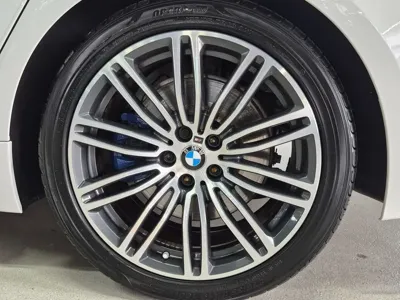 BMW 5-Series 2019, 72750 км, за 32821.32 USD