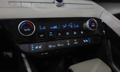 Hyundai Avante 2023, 23637 км, за 17592.23 USD - фото 31