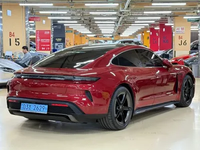 Porsche Taycan 2025, 250 км, за 148534.28 USD